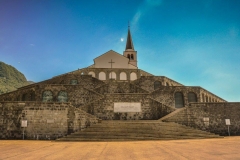 Kobarid - italijanska kostnica. Spomin italijanskim vojakom iz prve svetovne vojne.