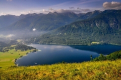 Bohinjsko jezero z Vogarja.